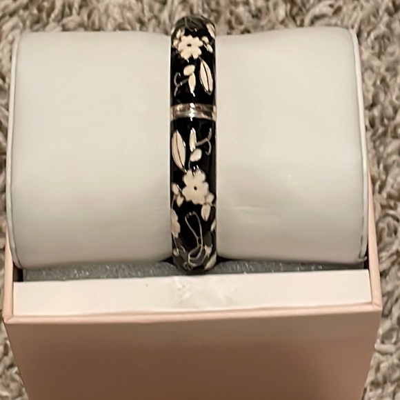 Vintage Filagree Bangle Bracelet - Picture 2 of 6